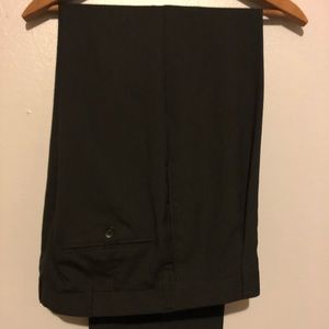 Men’s Hager Pleated, Cuff Dress Pants Size 32/34.